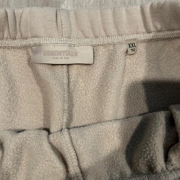 FOG Essentials Shorts cream sz XXL - Picture 4 of 6